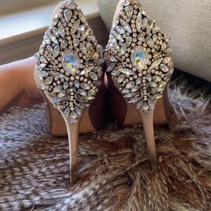 Badgley Mischka evening pumps